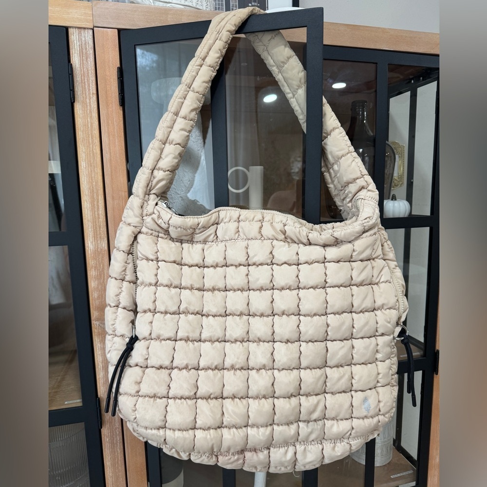 FP Movement quilted tote bag carryall beige sand hobo large zipper shoulder - Picture 2 of 13